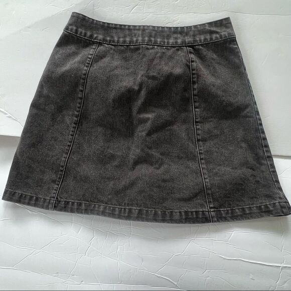 BDG Denim Button Up Front Acid Wash Gray/Black Short Mini Skirt Sz M - Picture 2 of 10